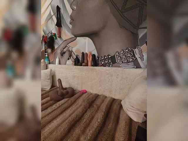 DianaAhTender webcam