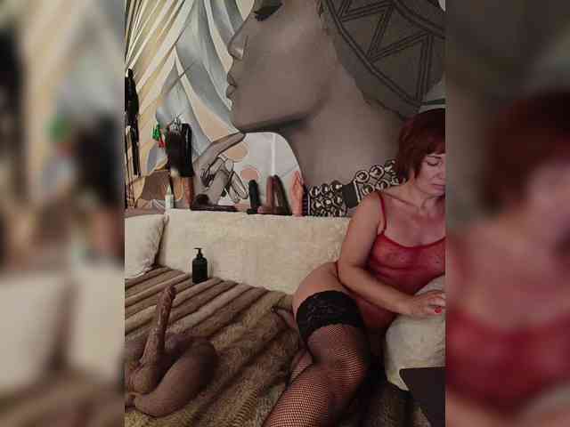 DianaAhTender webcam