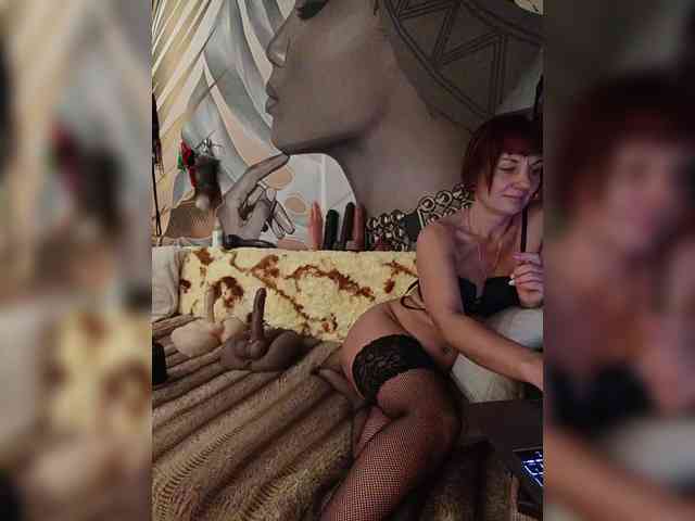 DianaAhTender webcam