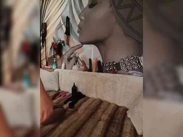 DianaAhTender live show