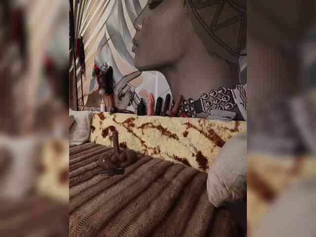 DianaAhTender webcam