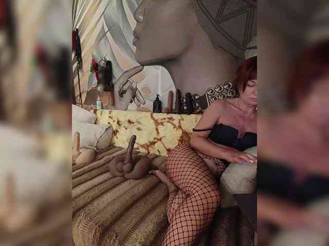 DianaAhTender webcam