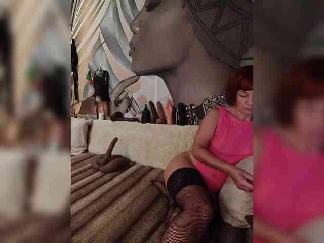DianaAhTender webcam