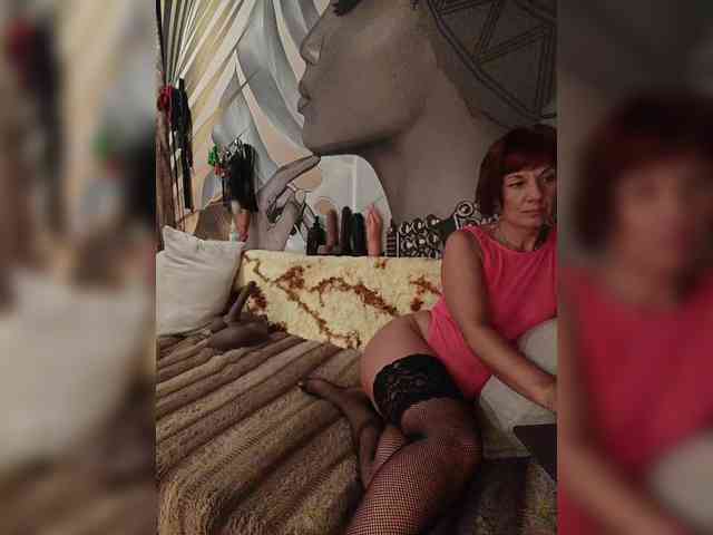 DianaAhTender webcam