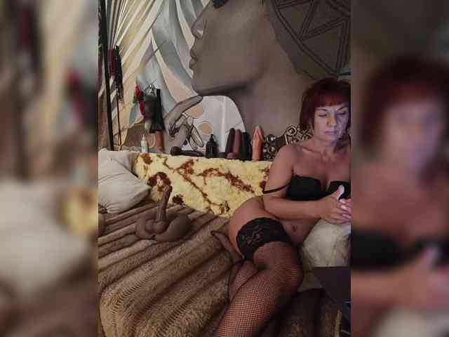 DianaAhTender webcam