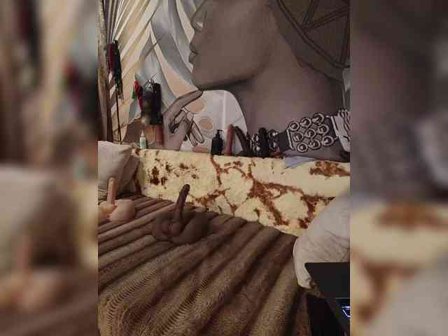 DianaAhTender webcam