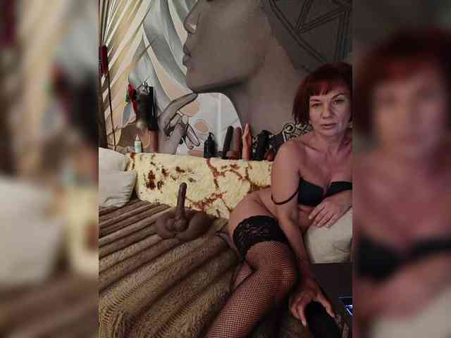 DianaAhTender webcam