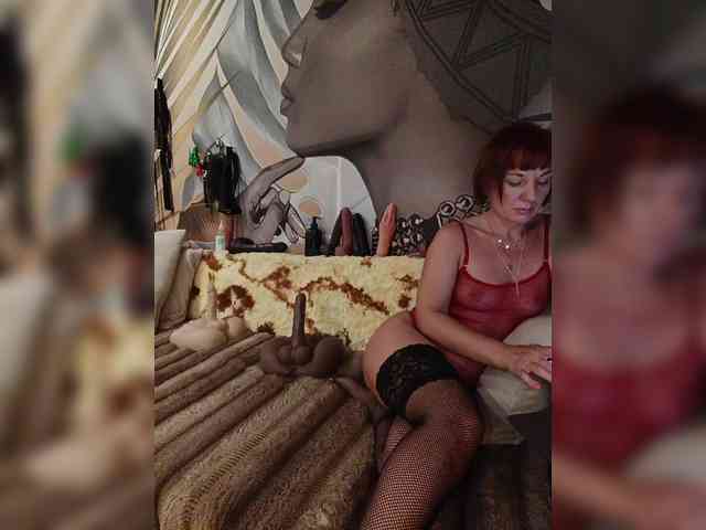 DianaAhTender webcam