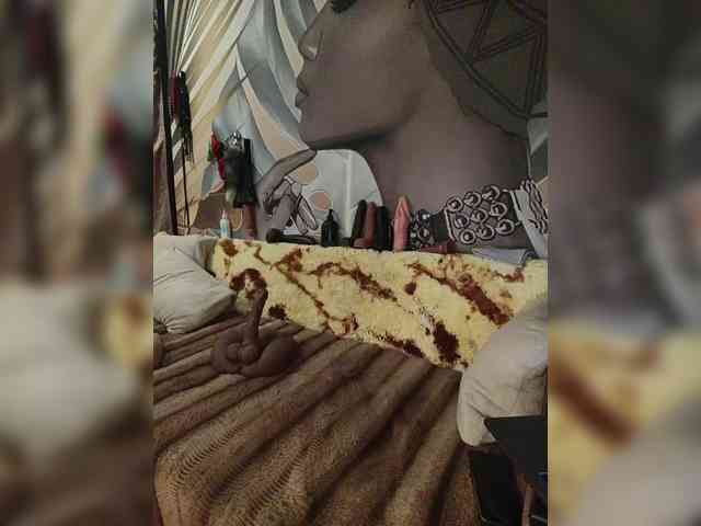 DianaAhTender webcam