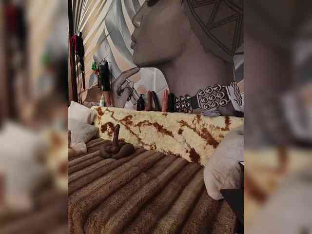 DianaAhTender webcam