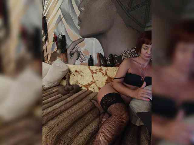 DianaAhTender webcam