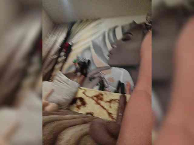 DianaAhTender webcam