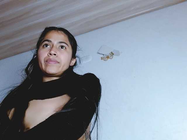 venus-cutee live cam on BongaCams