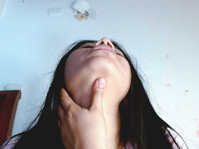 venus-cutee live cam on BongaCams