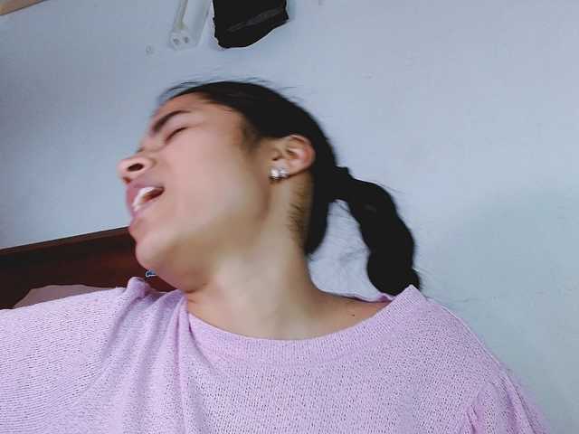 venus-cutee live cam on BongaCams