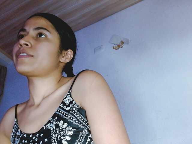 venus-cutee live cam on BongaCams