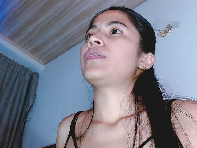 venus-cutee live cam on BongaCams