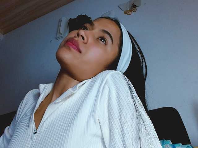 venus-cutee live cam on BongaCams