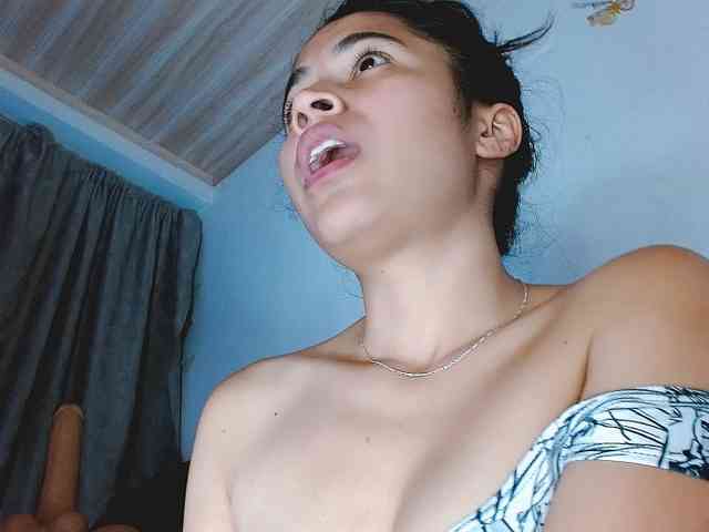 venus-cutee Live Webcam on BongaCams
