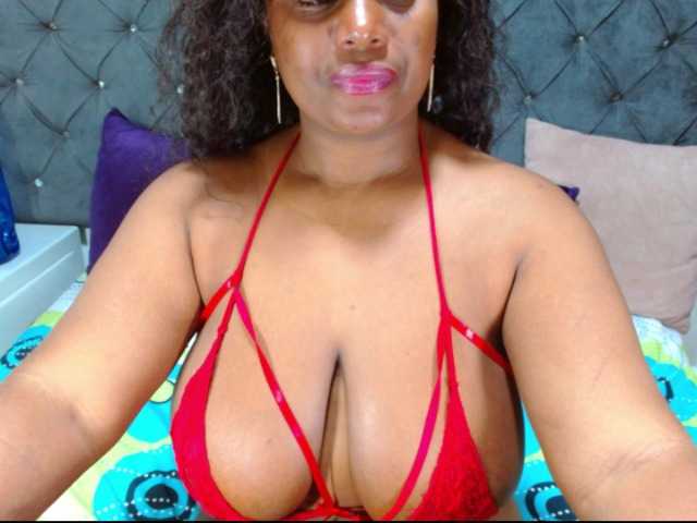BIGTITSEBONY live cam on BongaCams