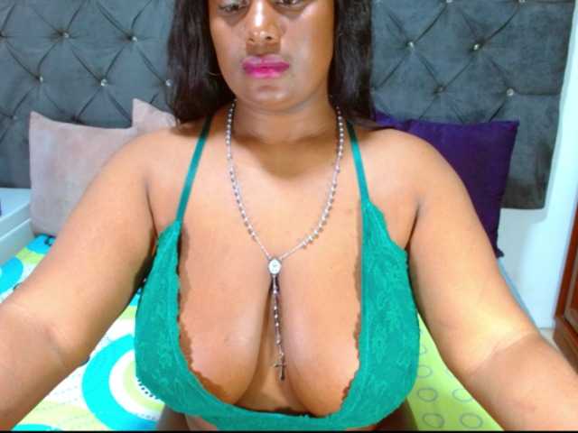 BIGTITSEBONY, en directo ahora en BongaCams