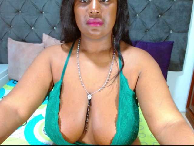 BIGTITSEBONY, en directo ahora en BongaCams