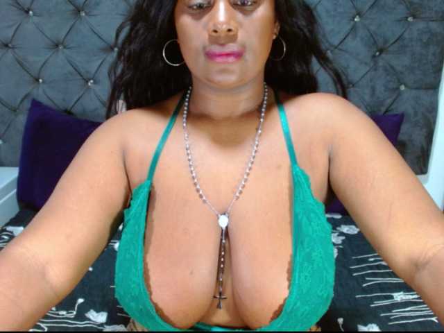 BIGTITSEBONY live cam on BongaCams