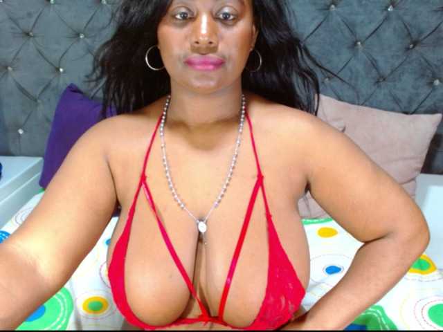 BIGTITSEBONY live cam on BongaCams