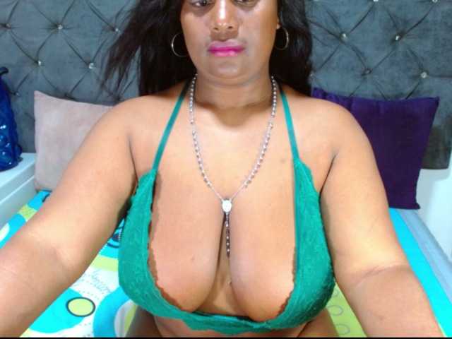 BIGTITSEBONY live cam preview