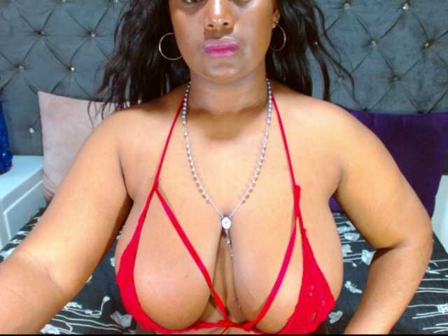 BIGTITSEBONY live cam on BongaCams