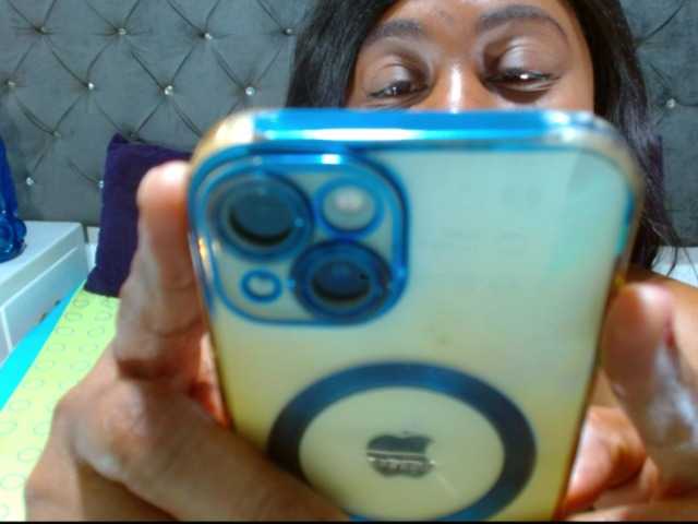 BIGTITSEBONY live cam on BongaCams