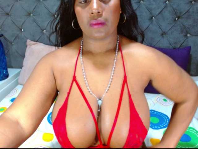 BIGTITSEBONY live cam on BongaCams