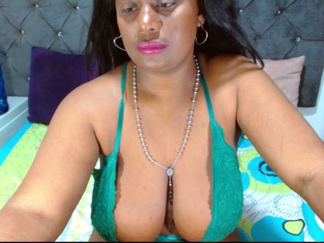 BIGTITSEBONY live cam on BongaCams