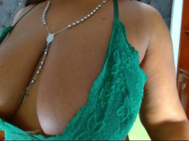 BIGTITSEBONY