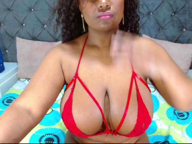 BIGTITSEBONY live cam on BongaCams