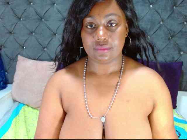 BIGTITSEBONY