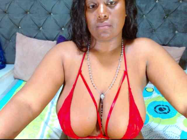 BIGTITSEBONY
