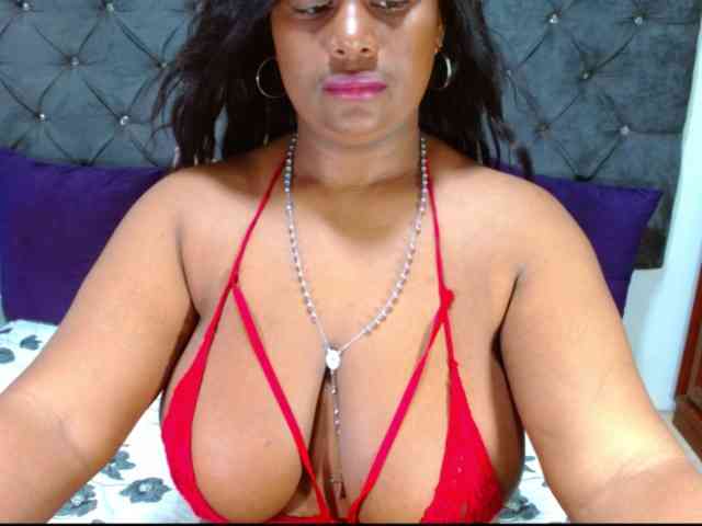 BIGTITSEBONY