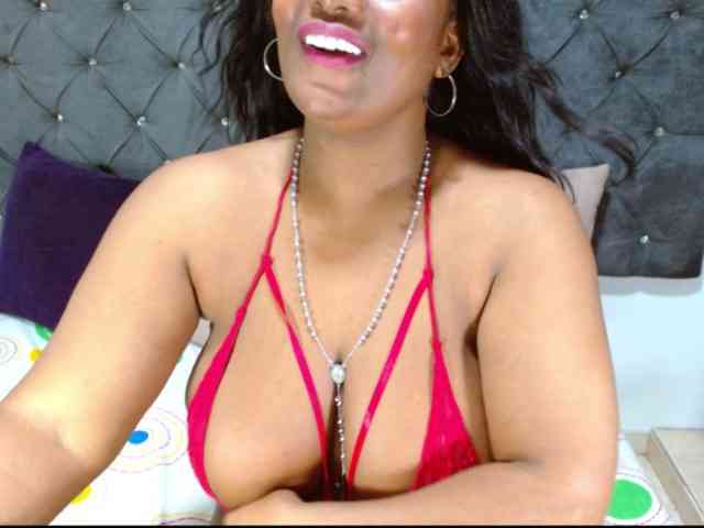 BIGTITSEBONY webcam