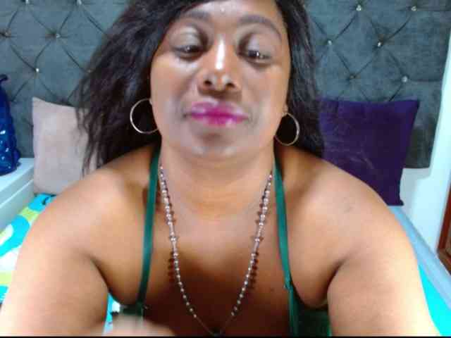 BIGTITSEBONY