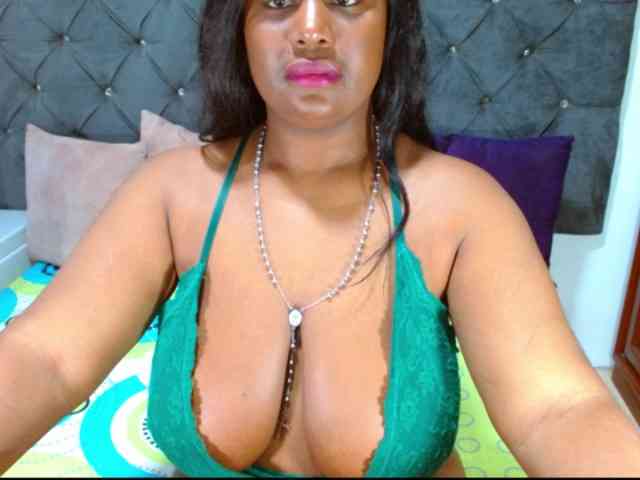 BIGTITSEBONY