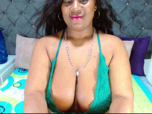 BIGTITSEBONY webcam