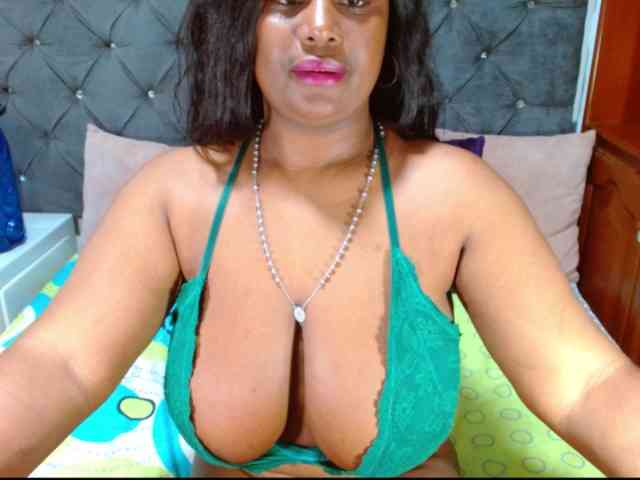 BIGTITSEBONY BIGTITSEBONY