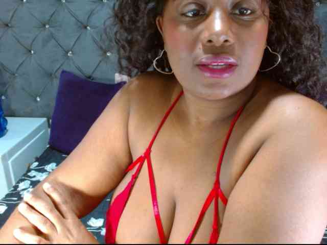 BIGTITSEBONY