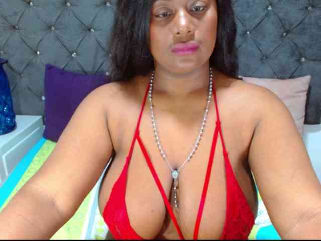 BIGTITSEBONY webcam