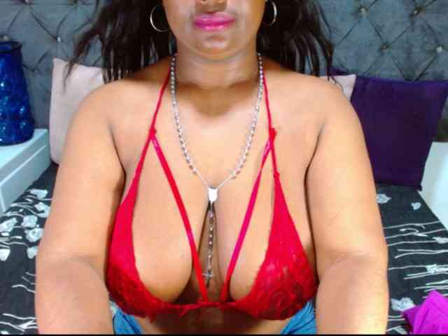 BIGTITSEBONY