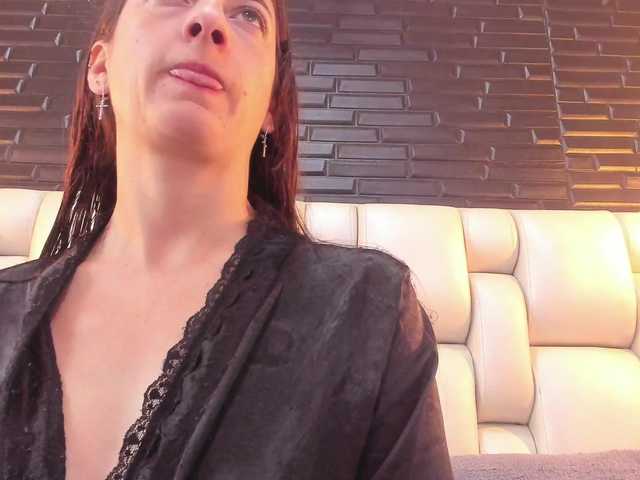 SaloHeaven live cam on BongaCams