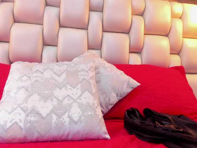 SaloHeaven live cam on BongaCams