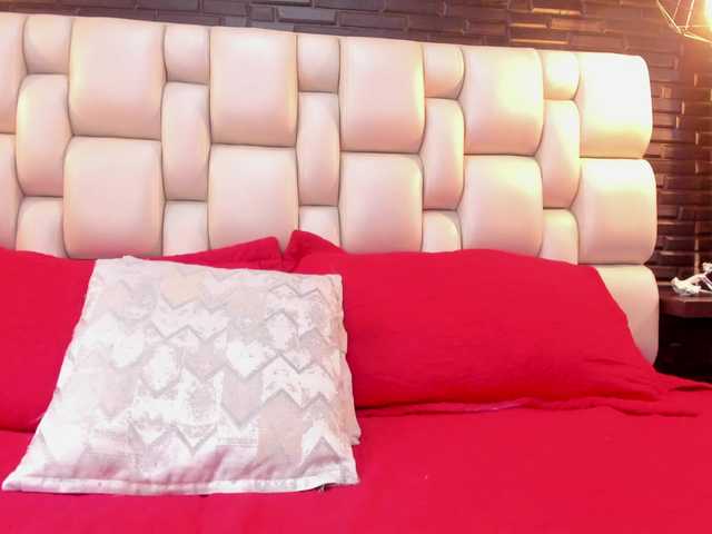 SaloHeaven live cam on BongaCams