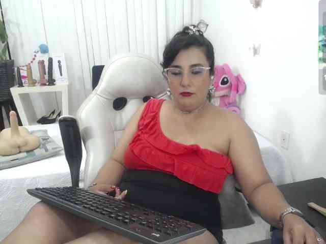 milf-hot29 webcam